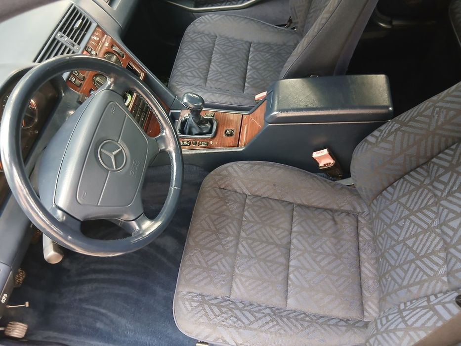 MERCEDES-BENZ E-Class 1993 — imagine 3
