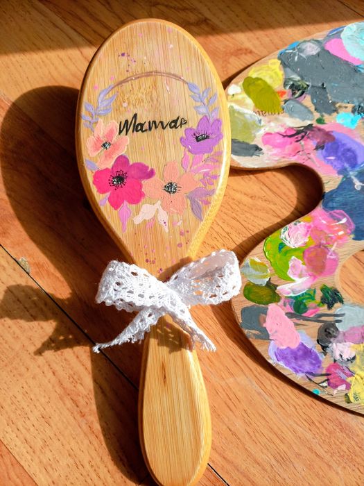 Ръчно рисувани четки за коса