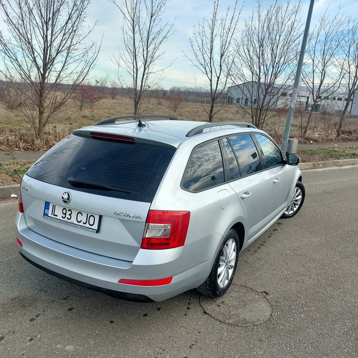 Vând SKODA Octavia III