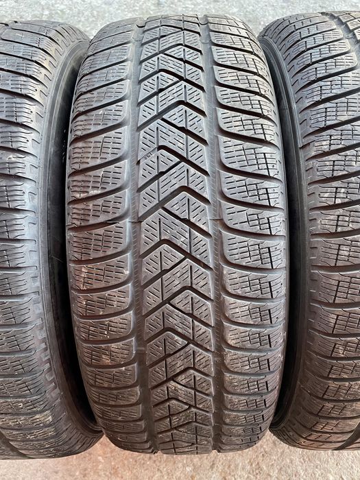 Зимни Гуми 235/65/17 PIRELLI Scorpion ДОТ 2520