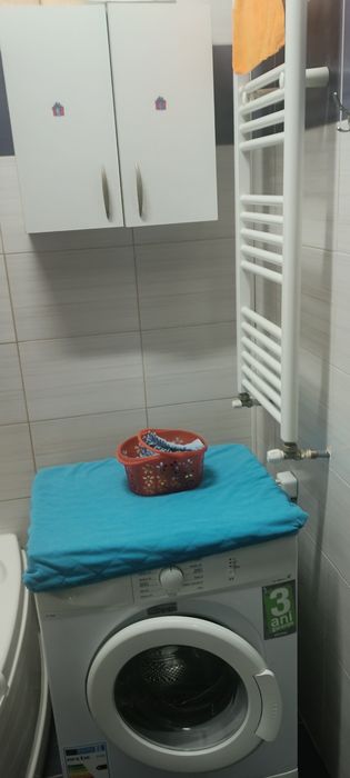 Garsoniera de închiriat.