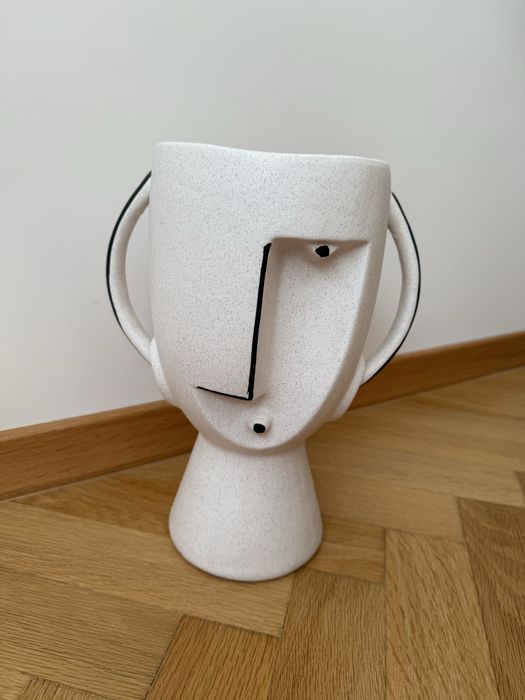 Ваза / кашпа “Лице с дръжки” - керамика, нова