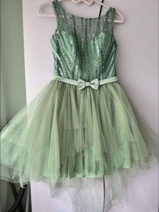 Официални рокли повод