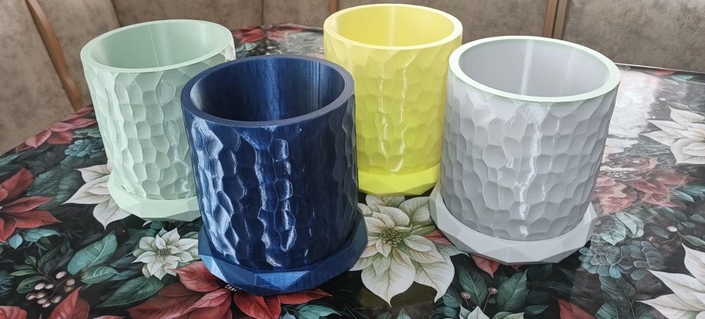 Продаю цветочные горшки