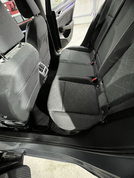 Volkswagen Golf 8 1.0 eTSI DSG