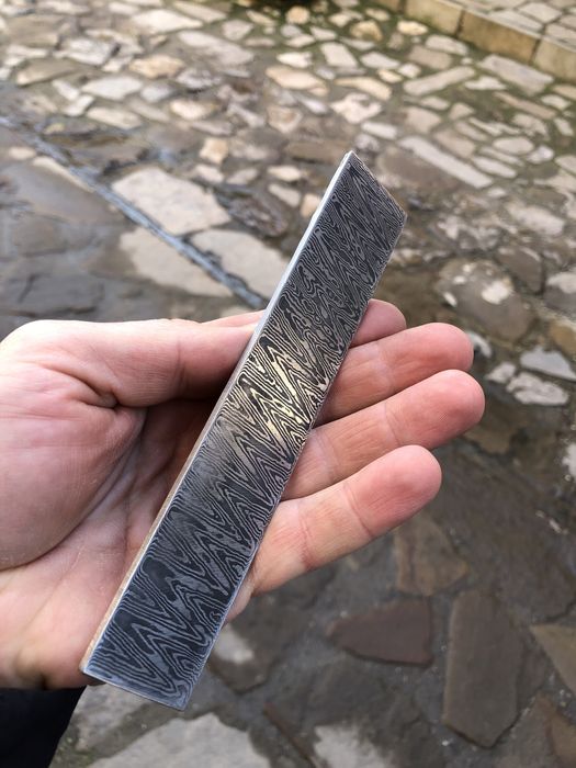 Парче от дамаска стомана