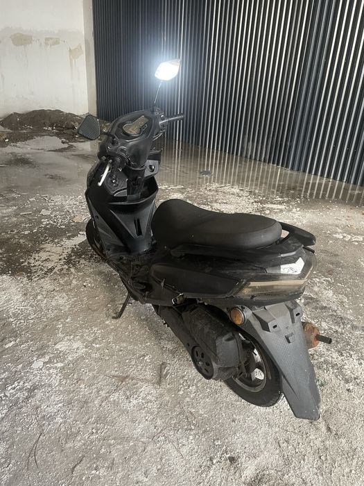 Benzin skuter srochna sotiladi 125 kub