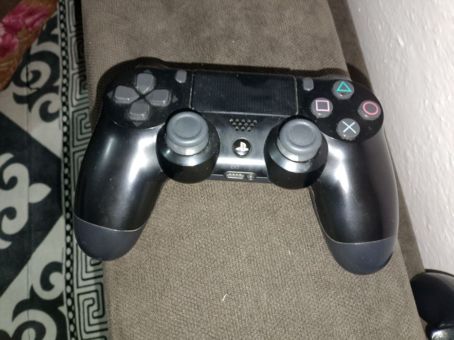 Playstation 4 slim