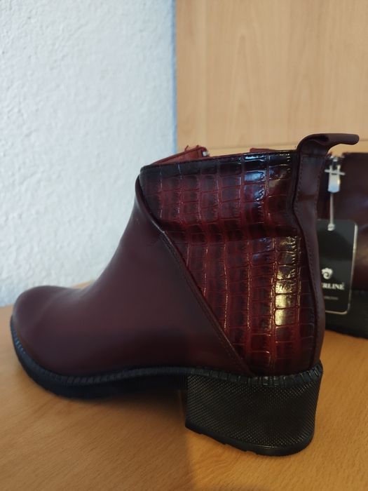 Нови топли боти в цвят бордо