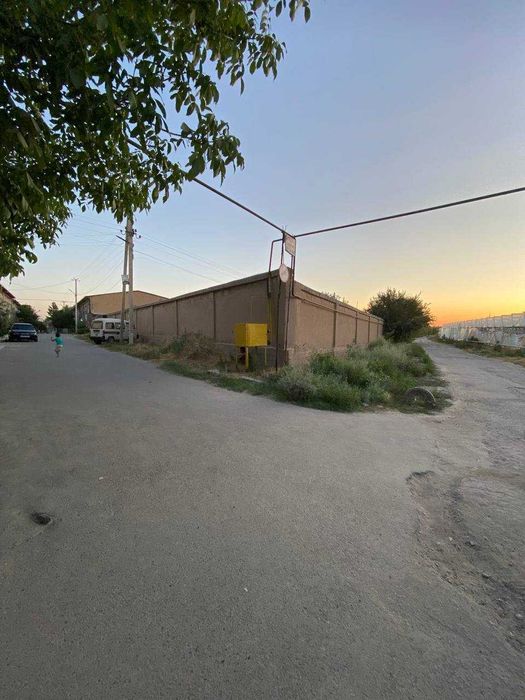 3 сотих (фасад 10*30) уй жой қуриш учун ер Назарбек (Харакат) сотилади