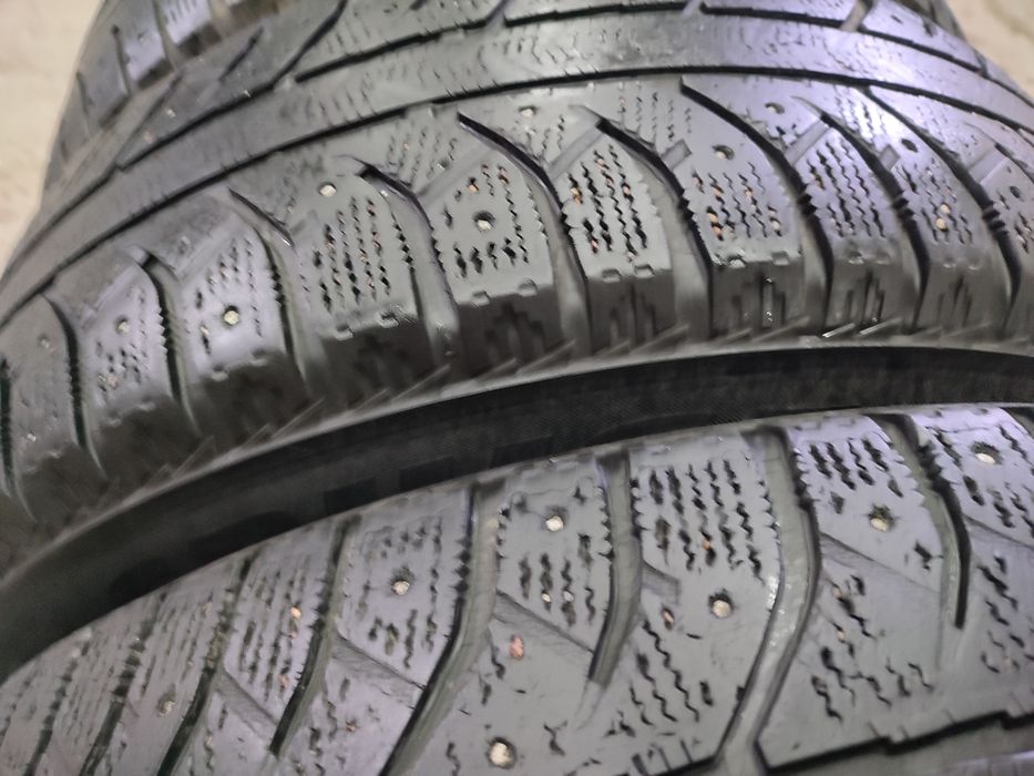Продам комплект резины 235/65/17
