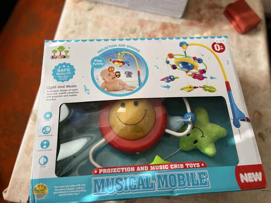 Музикална въртележка за бебешка кошара