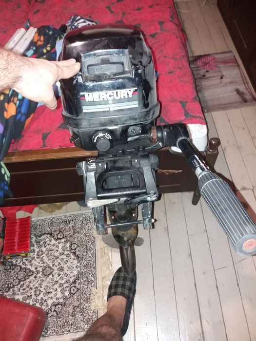 Продавам извънбордов двигател