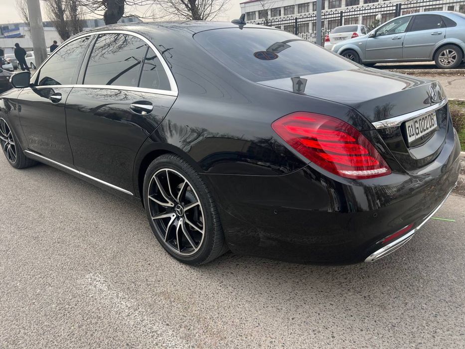 Mercedes w222 с водителем