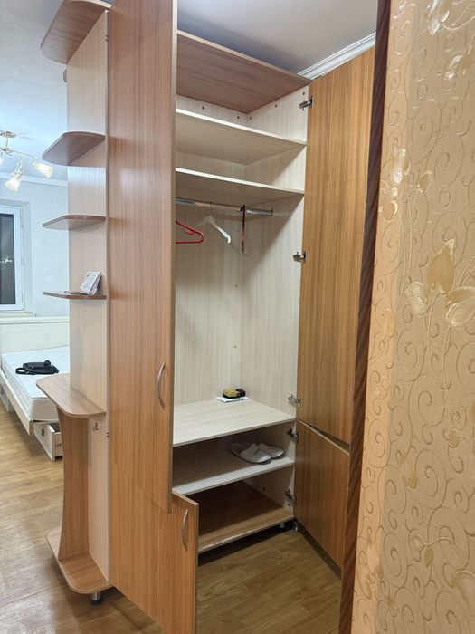 Угловой шкаф для спальни