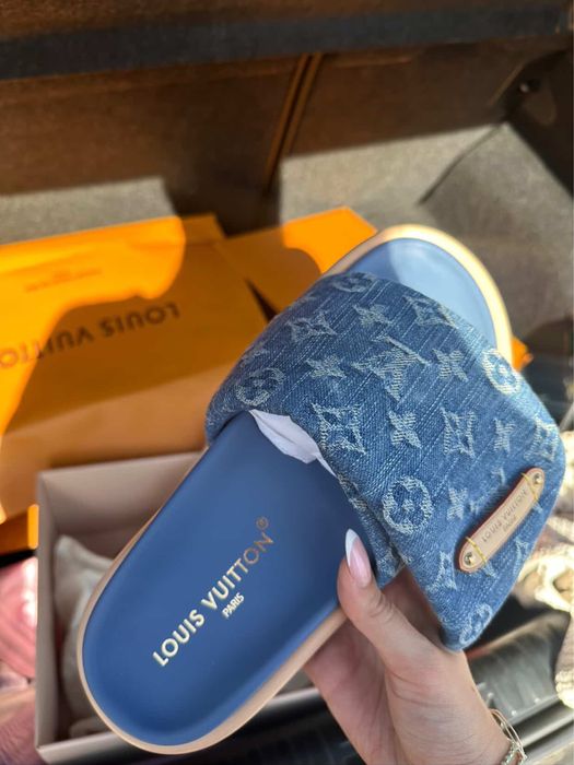 Louis Vuitton чехли