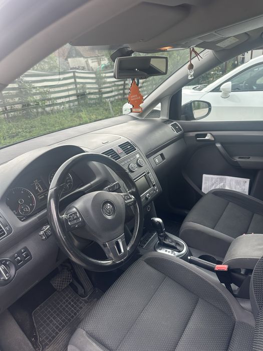 VOLKSWAGEN Touran 2015 — imagine 3