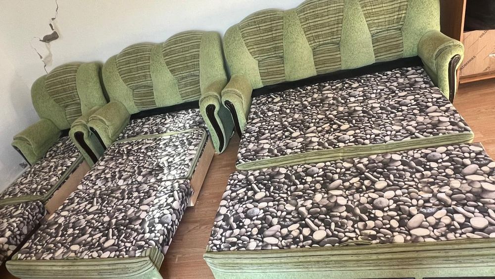 Диван ггостиной .