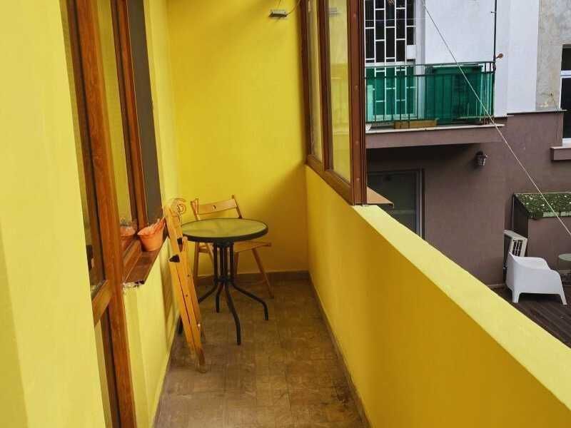 Двустаен апартамент в кв. Оборище