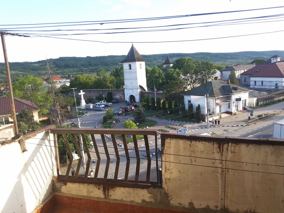 Vand Apartament 2 Camere Decomandat 60mp Strehaia Zona Centrala