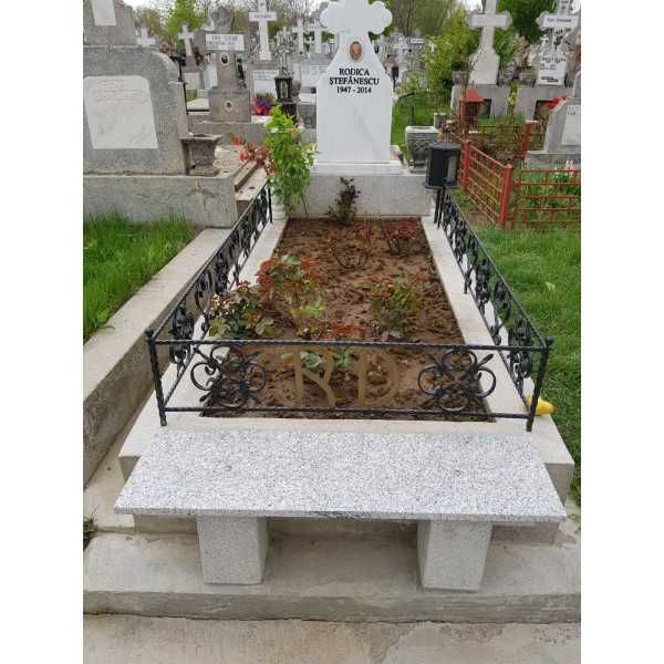 plăci de acoperire, borduri, stâlpișori, vaze și felinare