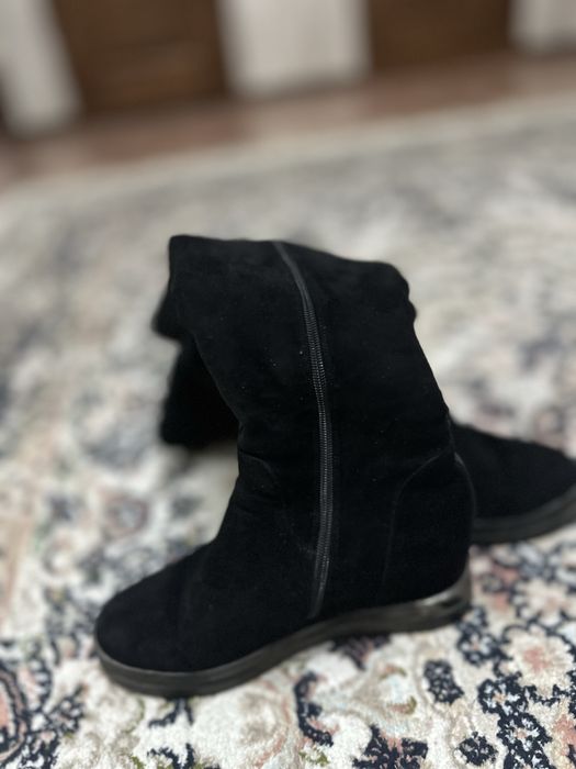 Продам зимние сапоги