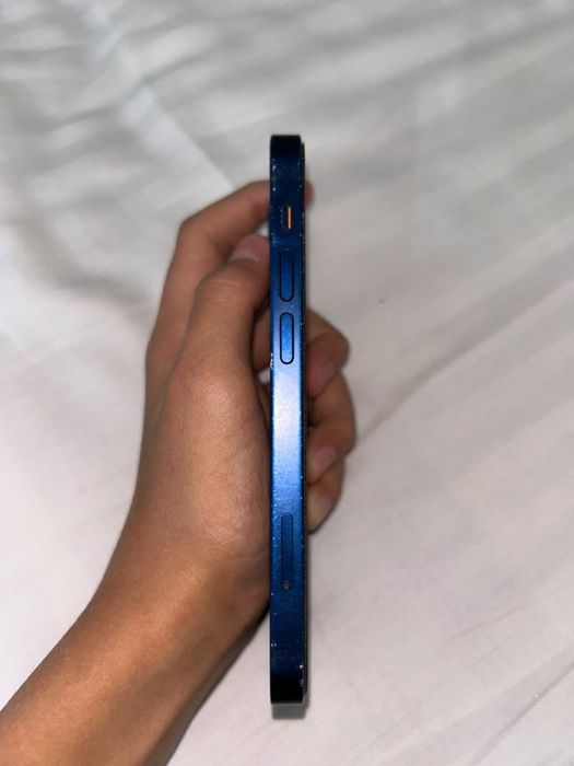 iPhone 12 mini в отличном состоянии