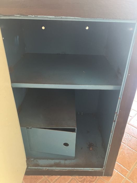 Метални каси Сейфове