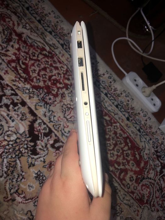 Ноутбук Lenovo YOGA 300