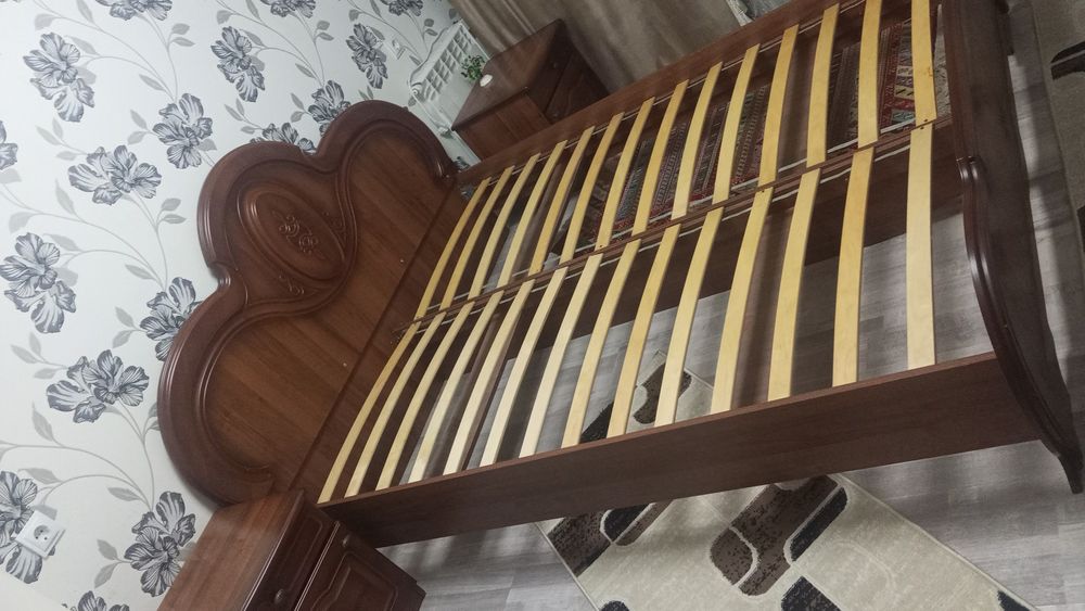 Продам двухспальную кровать