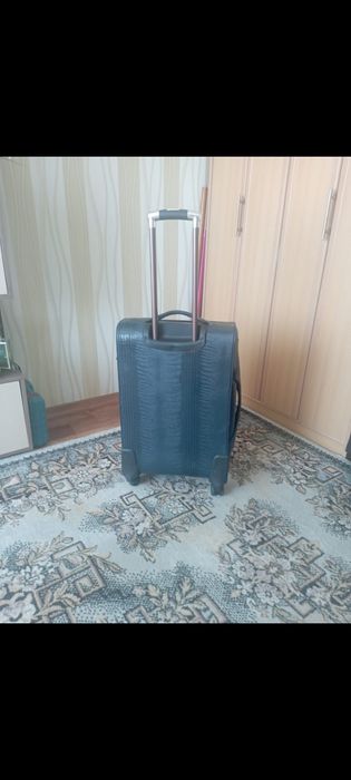 Продам   чемодан
