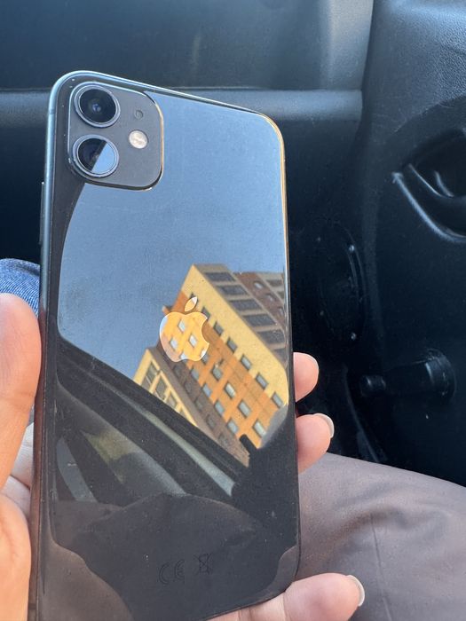 Продам айфон 11