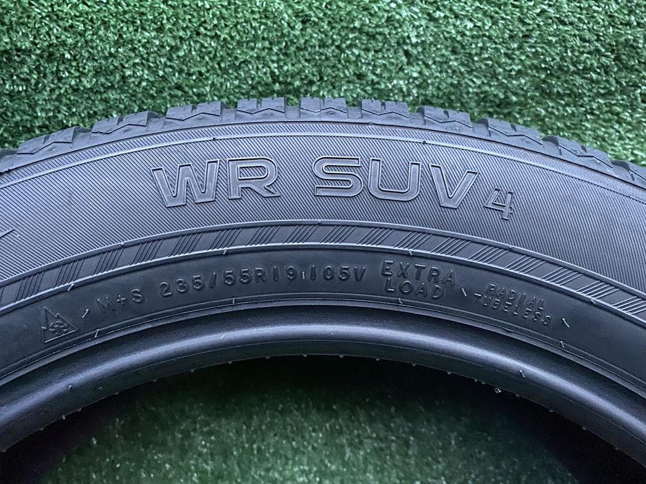 Set 2 anvelope Iarna 235 55 19 105V Nokian WR Suv 4 Dot 1821 5,3mm