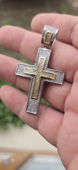 Cruce aur diamante naturale