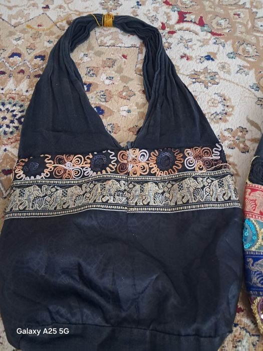 Индийские сумки продам.