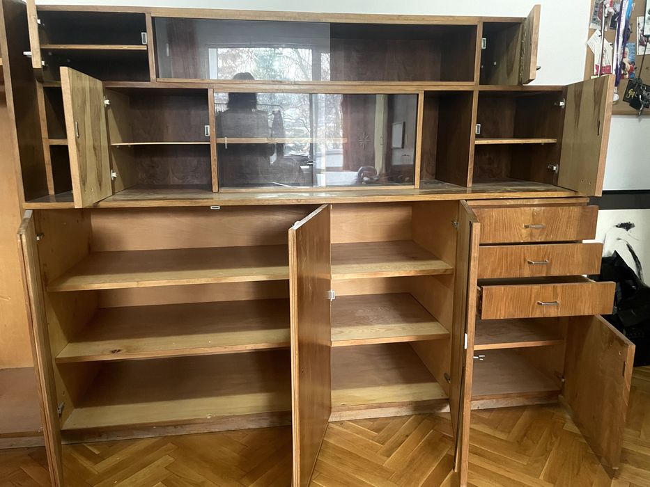 Бюфет и/или гардероб, дървени - подаряват се