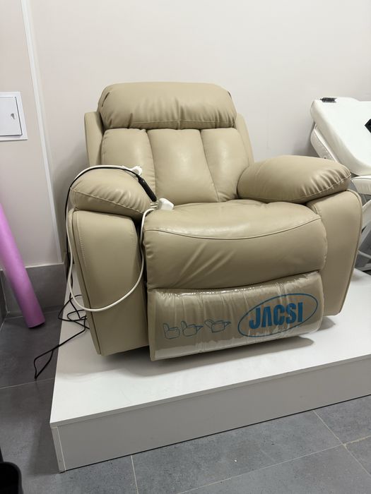 Срочно продам кресло реклайнер