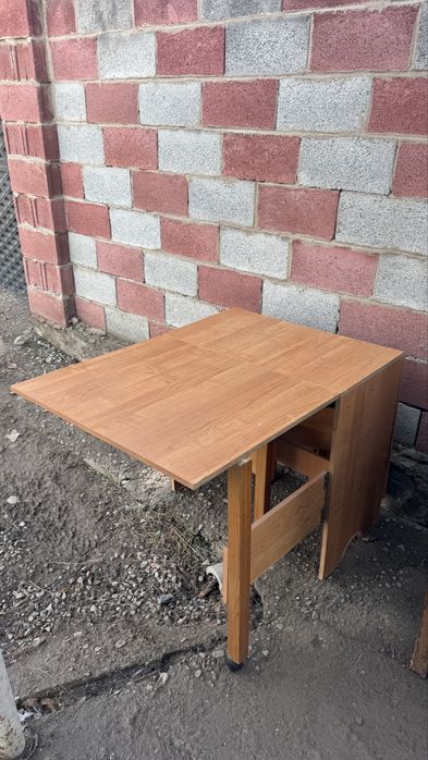 Продается раскладной стол