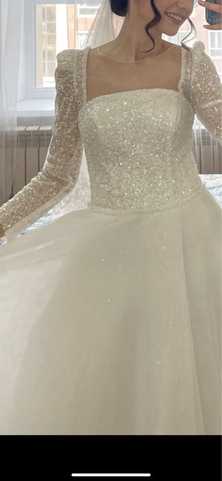 Продаю свабедное платье