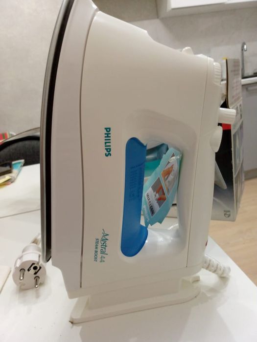 Новый утюг Philips Mistral 44 Steam Boost