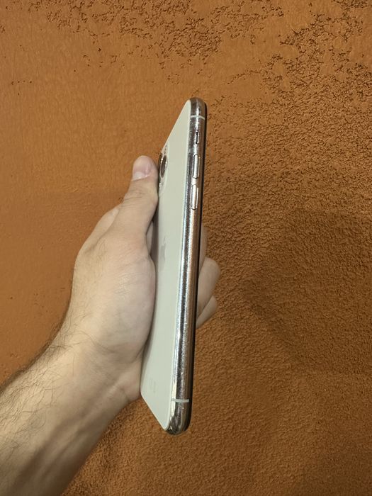 Продам IPhone 11 pro