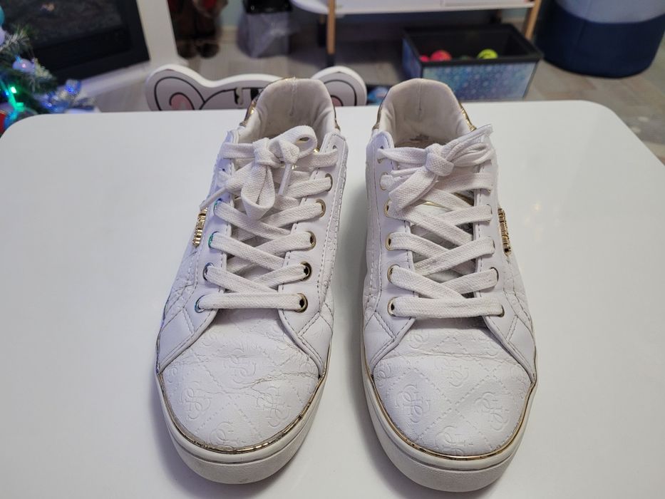 Кецове Guess черни и бели