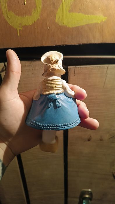 Статуэтка Качающаяся девочка