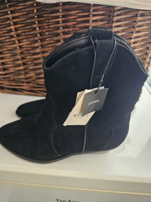 vand ciocate dama negre