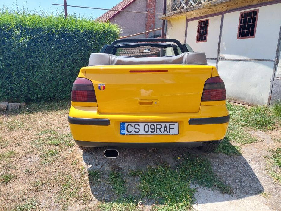 Vând VW Golf III-IV Cabriolet, fabricație 2000, motor 1.6  benzină, 2.700 euro negociabil