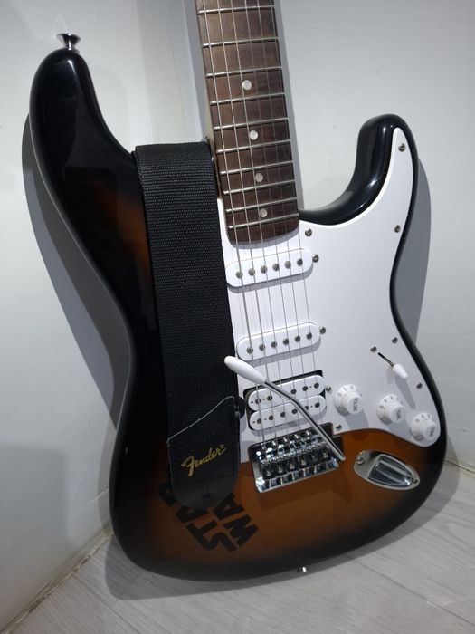 Продам гитару squier stratocaster by fender.