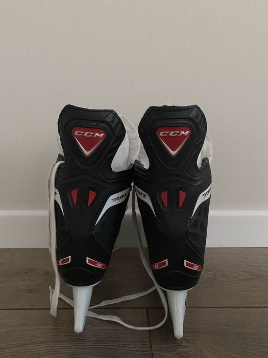 Продам коньки  размер 37