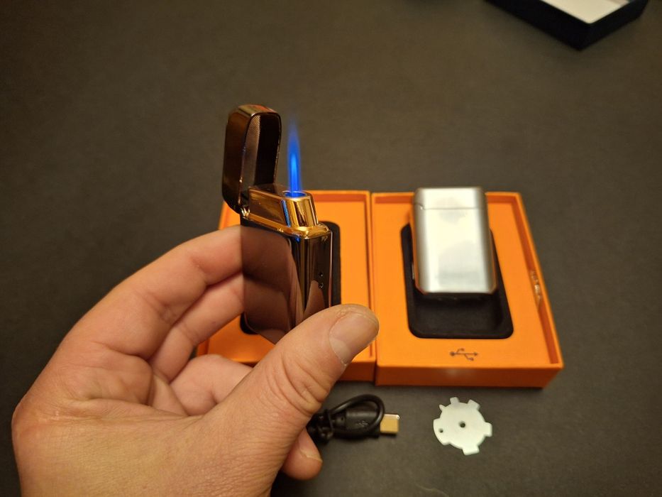 Сензорна газова запалка с гласово запалване или разклащане тип джет