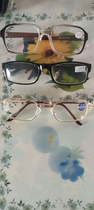 Продам очки по 2000