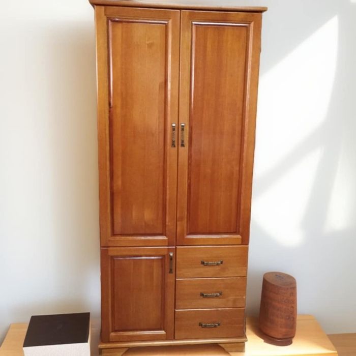 Производство на мебели от масив  по индивидуални размери.